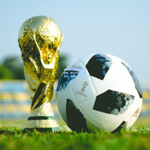 世体解析巴萨锋线轮换新策，费兰与莱万交替首发，保障火力续航